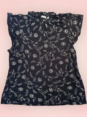 Reitmans Black Floral Ruffled Neck Cap-Sleeve Blouse sz M